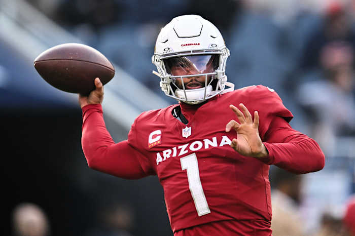 Arizona Cardinals quarterback Kyler Murray (1) warms up before a game against the Chicago Bears at Soldier Field.